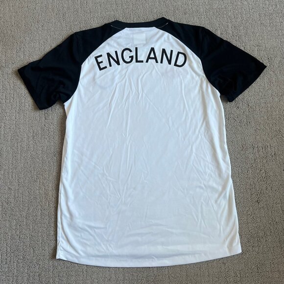 Tailored By Umbro Men’s England 2010-11 Soccer Training Shirt Sz M White Jersey - Picture 9 of 11